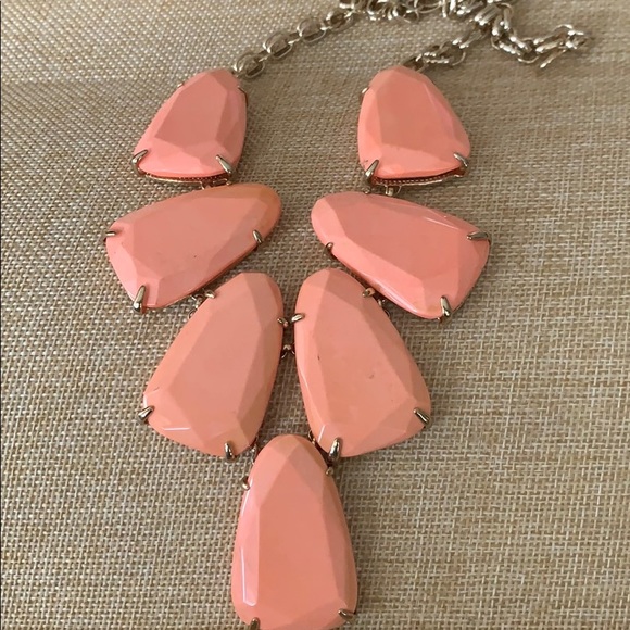 KendraScott Salmon Peach Harlow Statement Necklace - Picture 6 of 10